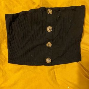 BLACK BUTTONED TOP